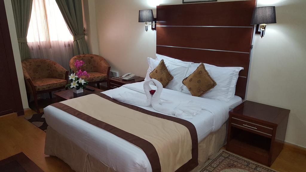 London Crown 2 Hotel Apartments ดูไบ ภายนอก รูปภาพ
